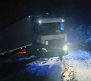 Nuo kelio nuslydęs automobilis blokavo kelią &scaron;alia Pi&scaron;o Lenkijoje