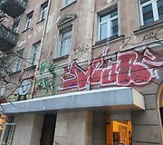 Grafičiai ant Gedimino pr. 33 namo