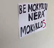Salininkų gimnazijos mokiniai surengė protesto akciją