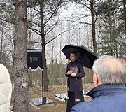 Vieni&scaron;ų žmonių laidotuvės Karveli&scaron;kių kapinėse kovo 31 d.