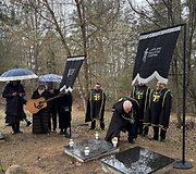 Vieni&scaron;ų žmonių laidotuvės Karveli&scaron;kių kapinėse kovo 31 d.