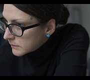 Režisierė ir žurnalistė Irma Bogdanovičiūtė. Dokumentinio filmo kadras.