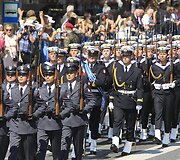Karinis paradas Var&scaron;uvoje