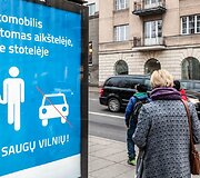 Plakatai stotelėse