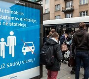 Plakatai stotelėse
