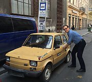 Tomas Hanksas &scaron;alia &bdquo;Fiat 126p&ldquo;