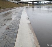 Neries pakrantės slūgstant vandeniui