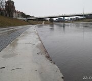 Neries pakrantės slūgstant vandeniui