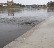 Neries pakrantės slūgstant vandeniui