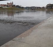 Neries pakrantės slūgstant vandeniui