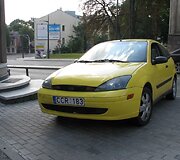 Kaune dviratininkas rėžėsi į automobilį