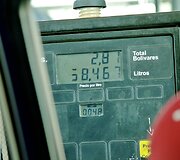 Benzinas čia beproti&scaron;kai pigus. Už tuos 58 litrus jis sumokės maždaug keturiasde&scaron;imt lietuvi&scaron;kų centų