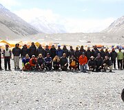 9. Visa &bdquo;Altitude Junkies&ldquo; komanda bazinėje stovykloje