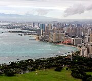 Kopėm į kalną Diamond Head pasigrožėti vaizdais.
