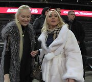 Oksana Pikul (de&scaron;inėje)