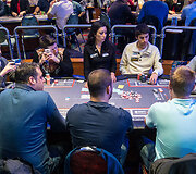 Matas Cimbolas WPT finalinio stalo burbulo fazės metu