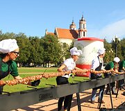 Naujas Lietuvos rekordas &ndash; i&scaron;keptas ilgiausias vi&scaron;tienos &scaron;a&scaron;lykas
