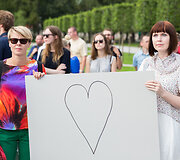 Protesto akcija, siekiant paraginti policiją geriau tirti neapykantos nusikaltimus
