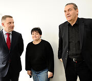 (i&scaron; kairės) Eligijus Masiulis, Dalia Ibelhauptaitė ir Algirdas Kau&scaron;pėdas