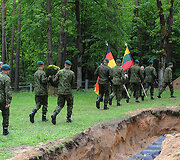 Vokiečių karių perlaidojimo ceremonijos akimirka