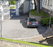 Automobilis, kuriuo vežiojamas Gitanas Nausėda