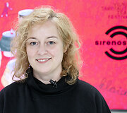 15min studijoje &ndash; festivalio &bdquo;Sirenos&ldquo; meno vadovė Kristina Savickienė ir lietuvi&scaron;kosios programos koordinatorė Agnė Pulokaitė