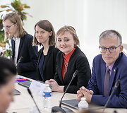 Viktorija Čmilytė-Nielsen, Julius Sabatauskas