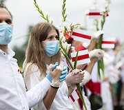 50 tūkstančių žmonių stojo į gyvą grandinę: lietuviai solidarizuojasi su baltarusiais