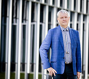Fizinių ir technologijos mokslų centro (FTMC) direktorius akademikas prof. Gintaras Valu&scaron;is