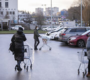 Naujųjų i&scaron;vakarėse žmonės gausiai lankėsi prekybos centruose