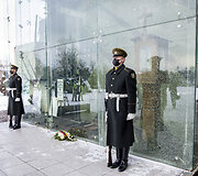 Sausio 13-osios aukų pagerbimas prie Sausio 13-osios memorialo.