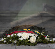 Sausio 13-osios aukų pagerbimas prie Sausio 13-osios memorialo.