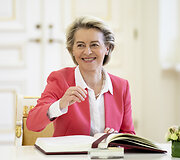 Ursula von der Leyen, Gitanas Nausėda