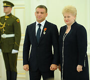 Lietuvos sportininkams - apdovanojimai i&scaron; prezidentės Dalios Grybauskaitės rankų