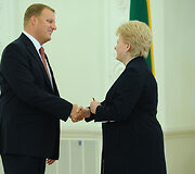 Lietuvos sportininkams - apdovanojimai i&scaron; prezidentės Dalios Grybauskaitės rankų