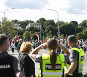 Mitinguotojai priartėjo prie Seimo