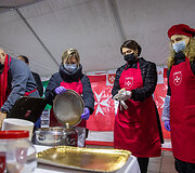 Gerumo sriubų miestelis prie didžiausios miesto eglės