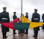 Naujos Lietuvos valstybės vėliavos i&scaron;kėlimo ceremonija