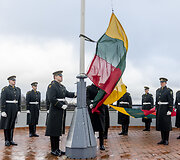 Naujos Lietuvos valstybės vėliavos i&scaron;kėlimo ceremonija