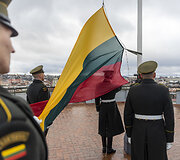 Naujos Lietuvos valstybės vėliavos i&scaron;kėlimo ceremonija