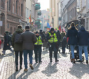 Vasario 16-ąją Vilniaus centre - gausios policijos pajėgos, pasirodė ir protestuotojų