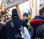 Vasario 16-ąją Vilniaus centre - gausios policijos pajėgos, pasirodė ir protestuotojų