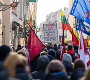 Vasario 16-ąją Vilniaus centre - gausios policijos pajėgos, pasirodė ir protestuotojų
