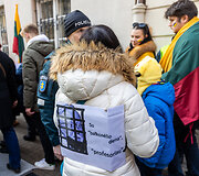 Vasario 16-ąją Vilniaus centre - gausios policijos pajėgos, pasirodė ir protestuotojų