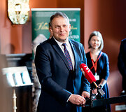 Pristatyti unikalūs Lenkijos ir Lietuvos kronprinco Žygimanto Augusto (1520&ndash;1572) vaiki&scaron;ki &scaron;arvai