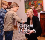 Agnė Grigaliūnienė sukrik&scaron;tasūniu Rojumi (de&scaron;inėje)