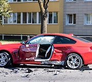 Motociklo ir BMW avarija Žirmūnų gatvėje