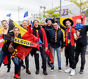 Stebėti antrojo &bdquo;Eurovizijos&ldquo; pusfinalio rinkosi pasipuo&scaron;ę gerbėjai