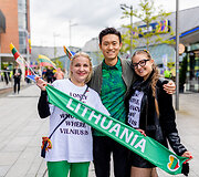 Stebėti antrojo &bdquo;Eurovizijos&ldquo; pusfinalio rinkosi pasipuo&scaron;ę gerbėjai