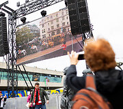 Tiesioginė karaliaus Karolio III karūnacijos ceremonija Liverpulyje, Eurovizijos kaimelyje